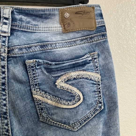 Silver Suki Distressed Mid Capri Jeans - Picture 8 of 11